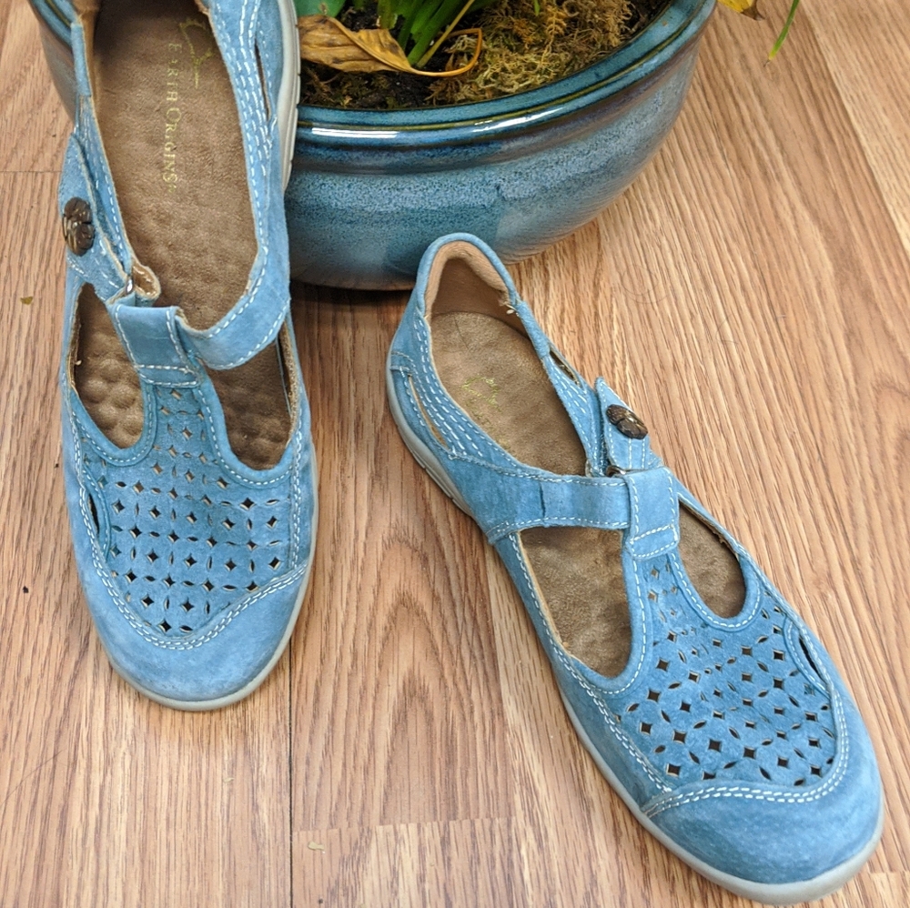 Earth Origins blue sandals, loafers, flats S6